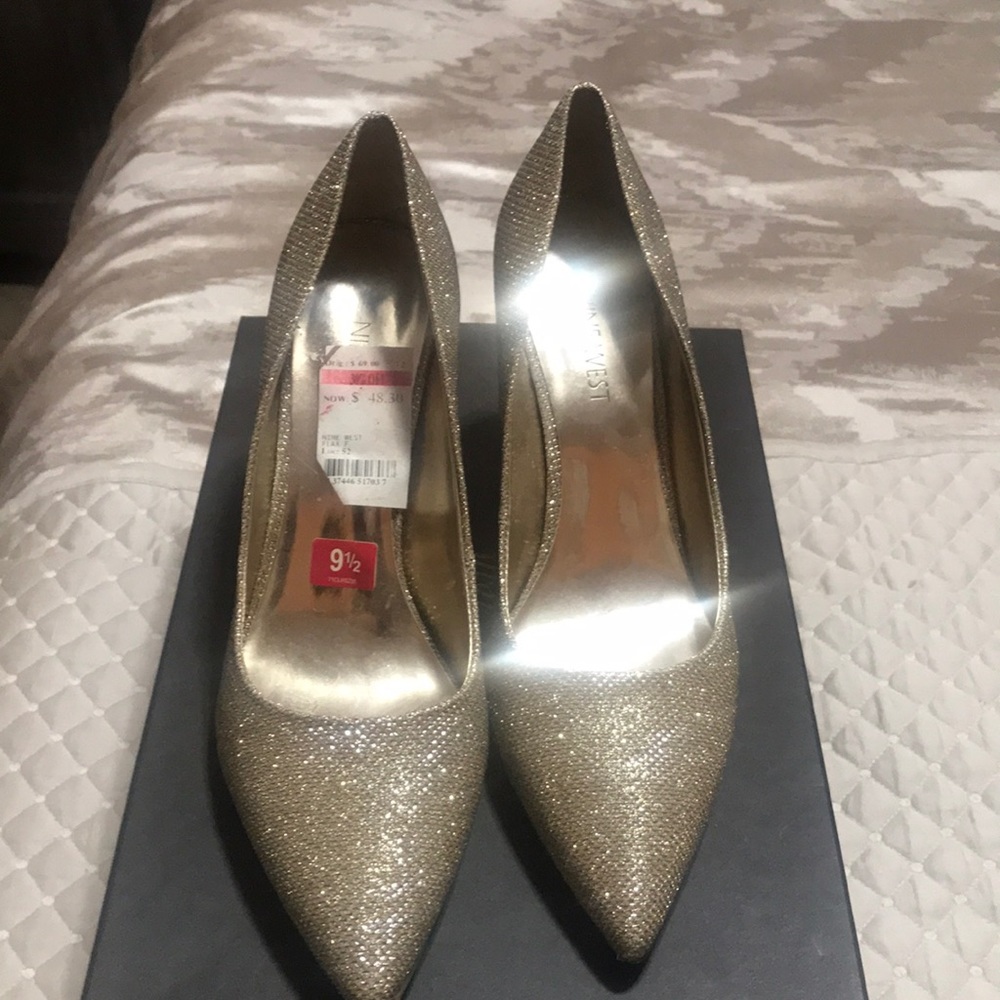 Gold Nine West Pumps